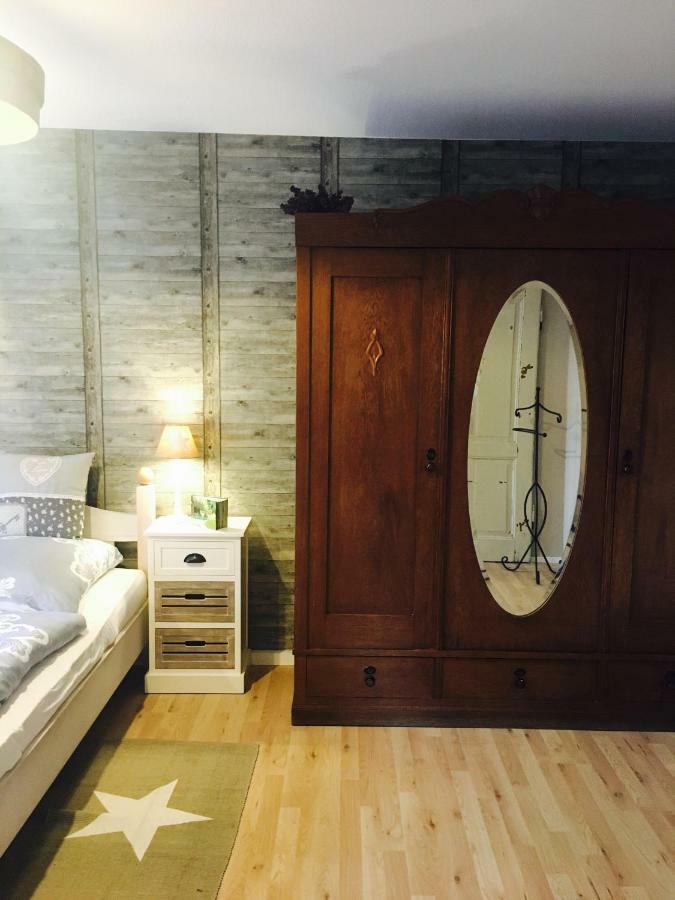 Gästehaus Sellemols Ferienwohnung Küfer Heuchelheim-Klingen Exterior foto